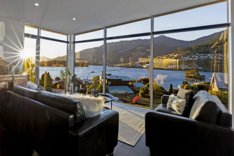 Photo of property in 468 Peninsula Road, Kelvin Heights, Queenstown, 9300