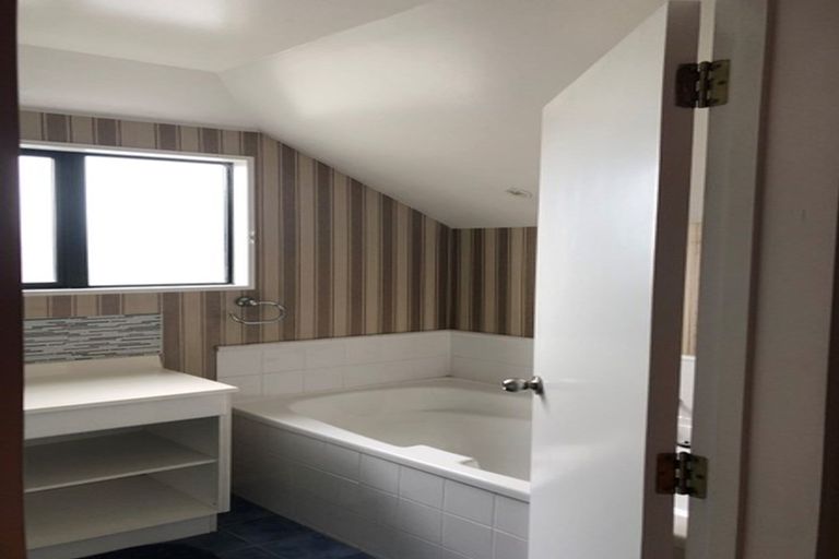 Photo of property in 165 Peverel Street, Riccarton, Christchurch, 8041