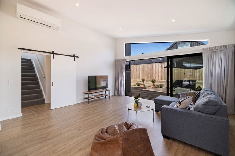 Photo of property in 4 Shallow Close, Jacks Point, 9371
