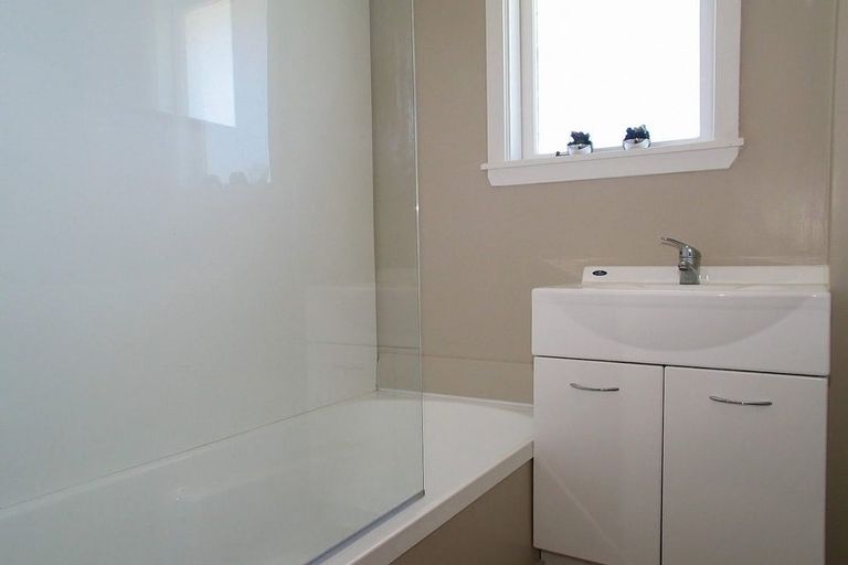 Photo of property in 104 Te Pene Avenue, Titahi Bay, Porirua, 5022