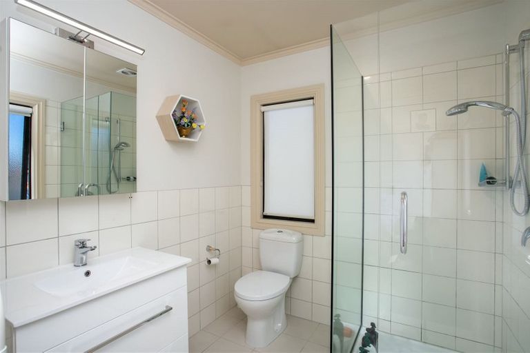 Photo of property in 39 Garreg Road, Fendalton, Christchurch, 8052