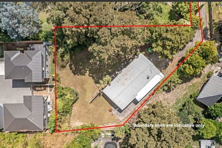 Photo of property in 80 Awaruku Road, Torbay, Auckland, 0630