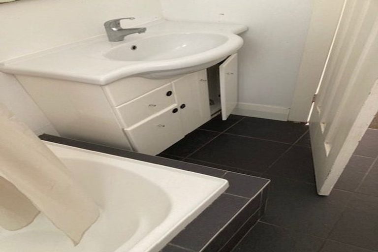 Photo of property in 315 Adelaide Road, Newtown, Wellington, 6021