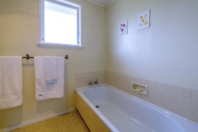 Photo of property in 175 Tiro Tiro Road, Levin, 5510