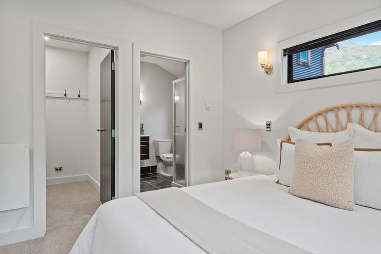 Photo of property in 32 Quill Street, Lake Hayes, Queenstown, 9304