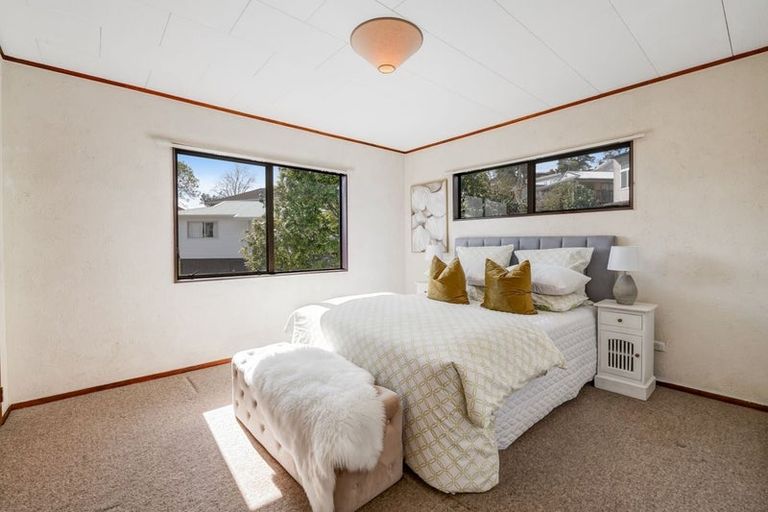 Photo of property in 11 Felicity Place, Unsworth Heights, Auckland, 0632