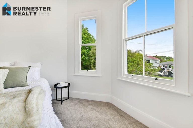 Photo of property in 5 Porter Crescent, Helensville, 0800