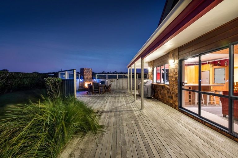 Photo of property in 957 Main Road North, Onaero, Waitara, 4383