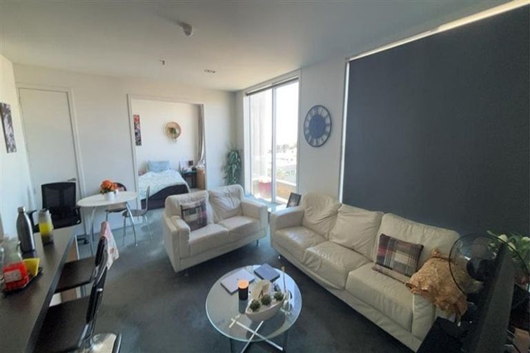 Photo of property in 22 Liardet Apartments, 303/22 Liardet Street, New Plymouth, 4310