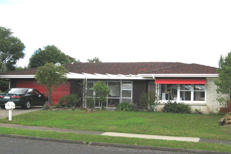 Photo of property in 18 Priestley Drive, Bucklands Beach, Auckland, 2014