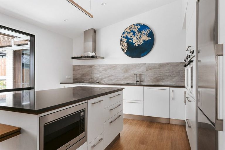 Photo of property in 18 Moira Close, Welcome Bay, Tauranga, 3175