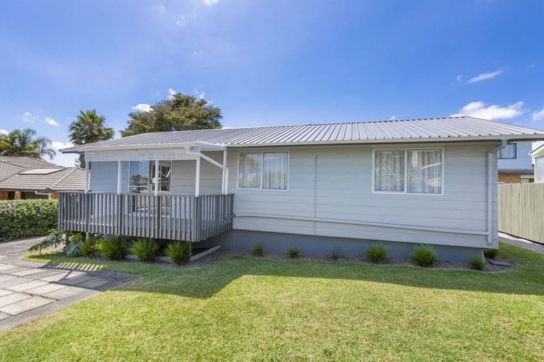 Photo of property in 15 Pine Street, New Lynn, Auckland, 0600
