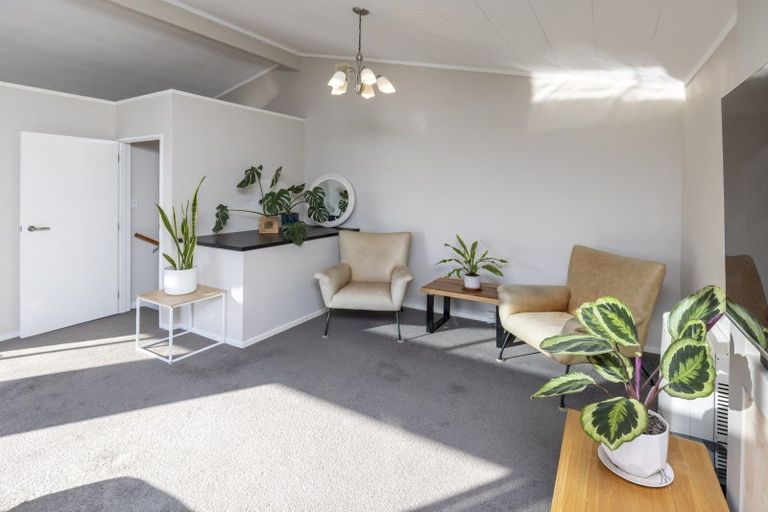 Photo of property in 43 Kaitawa Crescent, Paraparaumu, 5032