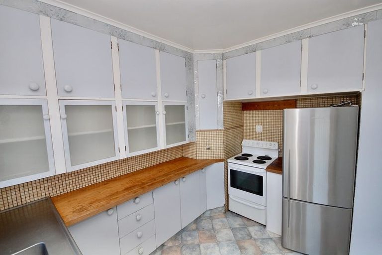 Photo of property in 94 Ocean View Road, Northcote, Auckland, 0627
