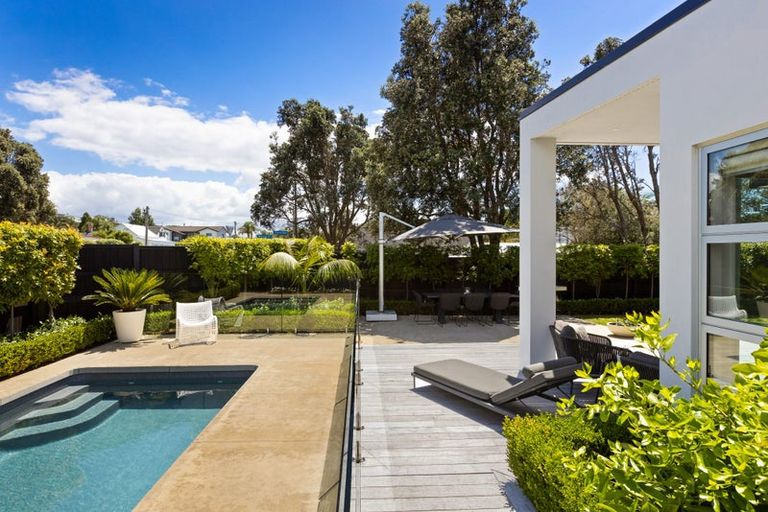 Photo of property in 52 Walton Street, Red Beach, 0932