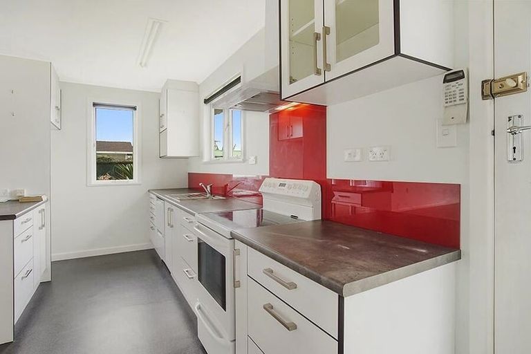 Photo of property in 116 Taikata Road, Te Atatu Peninsula, Auckland, 0610