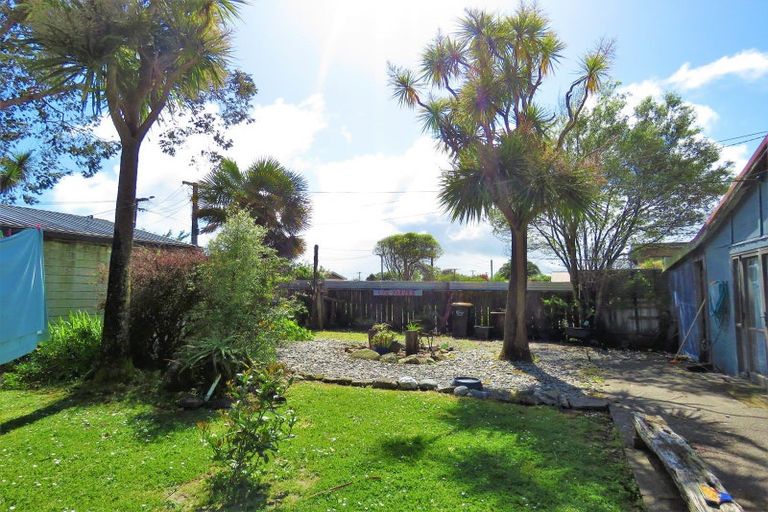 Photo of property in 4 Forbes Street, Westport, 7825