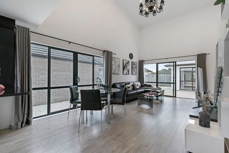 Photo of property in 23 Matata Drive, Takanini, 2112