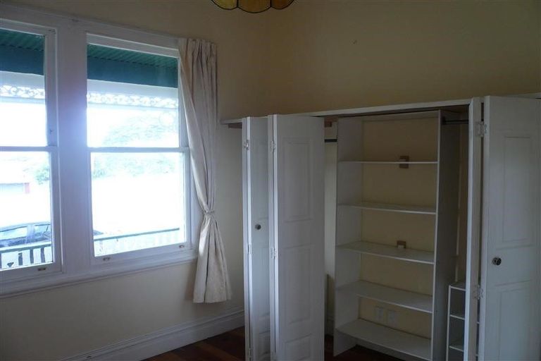 Photo of property in 7 Fairfax Avenue, Northcote, Auckland, 0627
