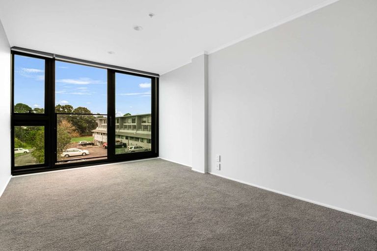Photo of property in 10d/30 Westward Ho, Glen Eden, Auckland, 0602