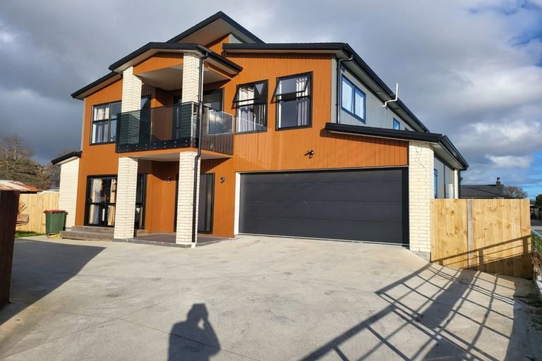 Photo of property in 69a Manuroa Road, Takanini, 2112