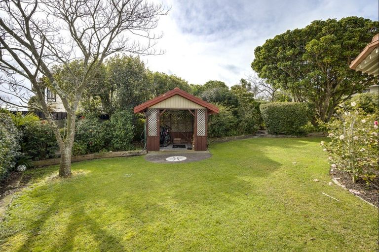 Photo of property in 75 Le Quesne Road, Bay View, Napier, 4104