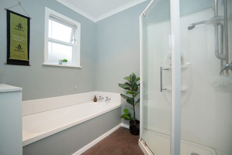 Photo of property in 4a Freyberg Street, Roslyn, Palmerston North, 4414