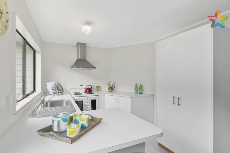 Photo of property in 33 Godley Street, Waterloo, Lower Hutt, 5011