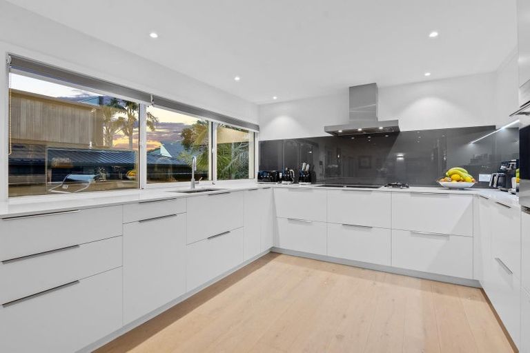 Photo of property in 15 The Strand, Takapuna, Auckland, 0622