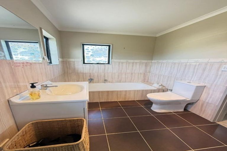 Photo of property in 27a Willerton Avenue, New Lynn, Auckland, 0600