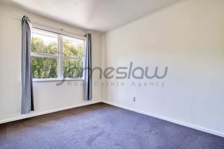 Photo of property in 61 Peach Road, Glenfield, Auckland, 0629