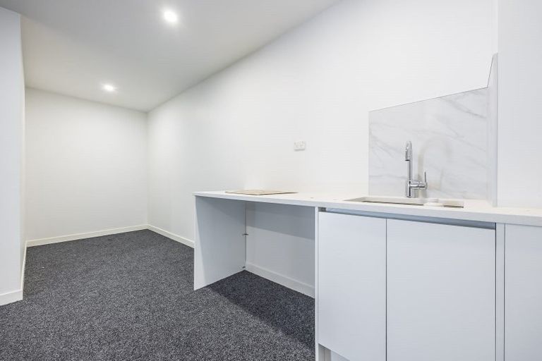 Photo of property in 17b Hogans Road, Glenfield, Auckland, 0629