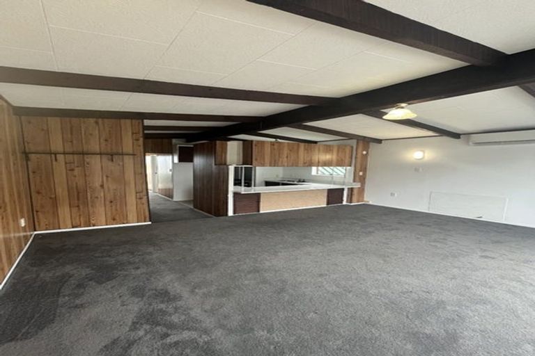 Photo of property in 2 Mervyn Place, Plimmerton, Porirua, 5026