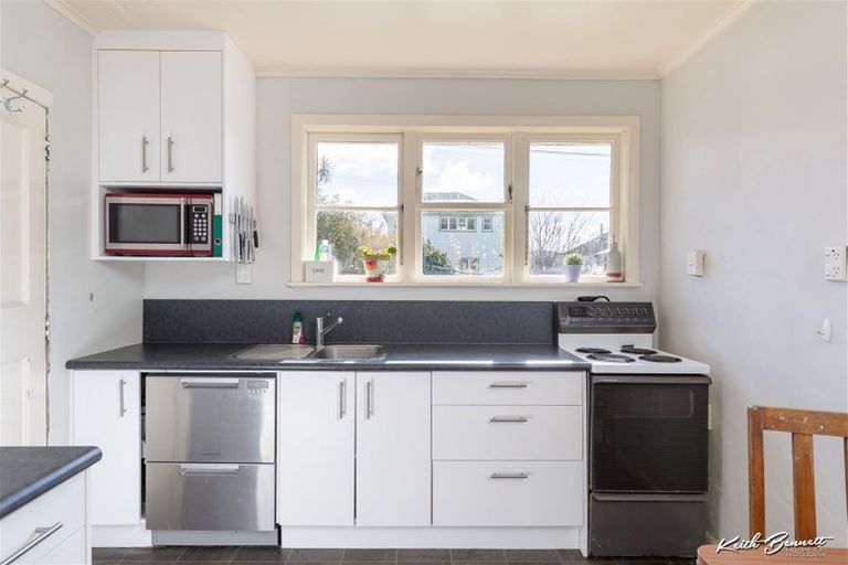 Photo of property in 25 Hewer Crescent, Naenae, Lower Hutt, 5011