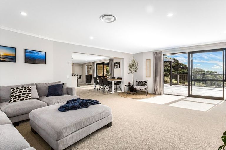 Photo of property in 27 Topsail Way, Whitby, Porirua, 5024