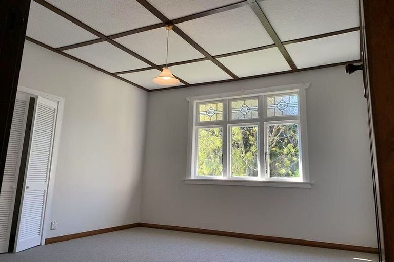 Photo of property in 16 Tawa Terrace, Tawa, Wellington, 5028