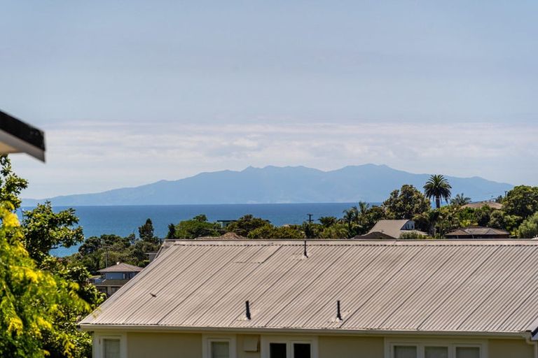 Photo of property in 1/55 Nigel Road, Browns Bay, Auckland, 0630