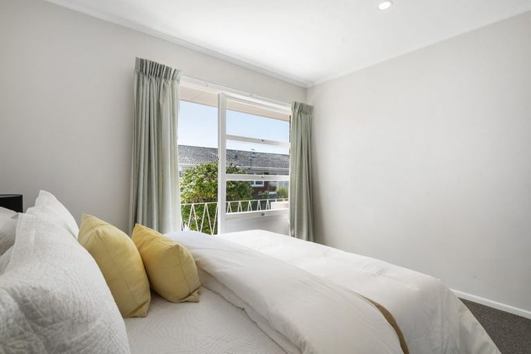 Photo of property in 1/5 Onepoto Road, Hauraki, Auckland, 0622