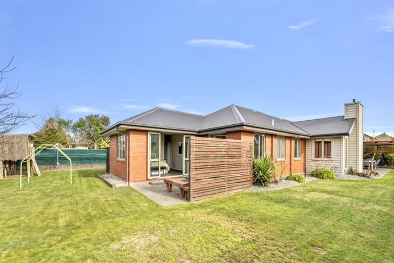Photo of property in 15 Melville Crescent, Rolleston, 7614