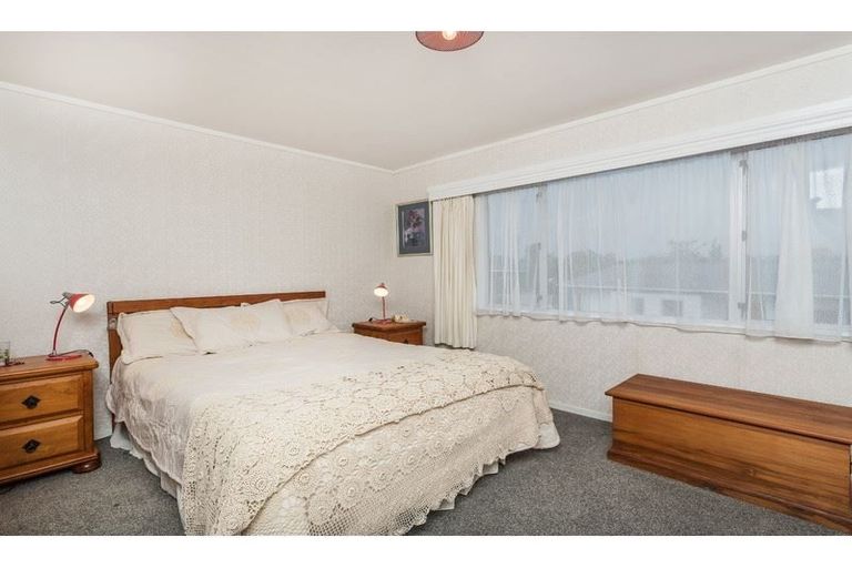 Photo of property in 48 Hinerau Street, Henderson, Auckland, 0612
