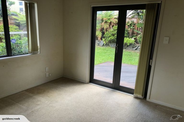 Photo of property in 11 Siena Place, Te Atatu Peninsula, Auckland, 0610