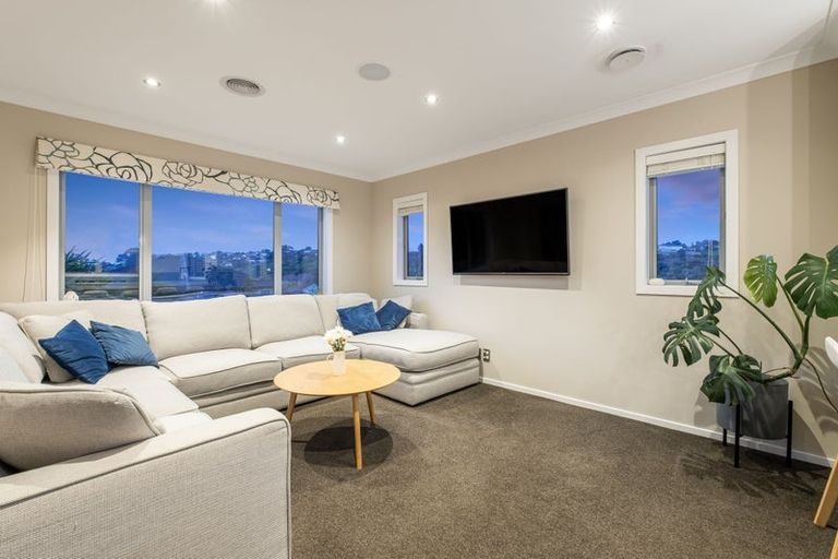 Photo of property in 17 Dusky Crescent, Aotea, Porirua, 5024