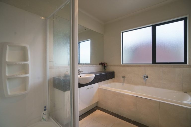 Photo of property in 8 Maybole Drive, Flat Bush, Auckland, 2016