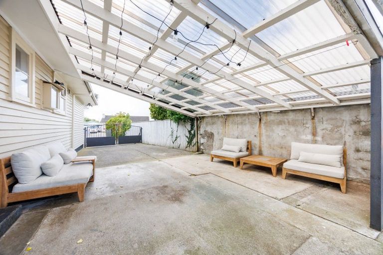 Photo of property in 30 Sutherland Crescent, Westbrook, Palmerston North, 4412