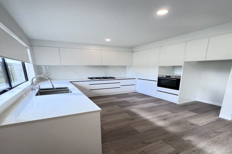 Photo of property in 11 Maka Terrace, Orewa, 0931