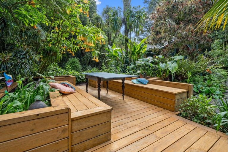 Photo of property in 11 Kereru Place, Upper Vogeltown, New Plymouth, 4310