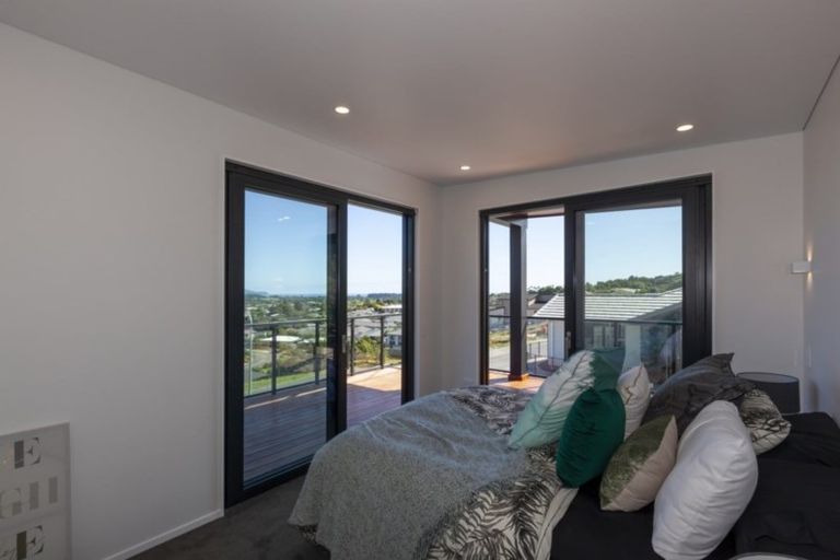 Photo of property in 101 Kakariki Grove, Waikanae, 5036