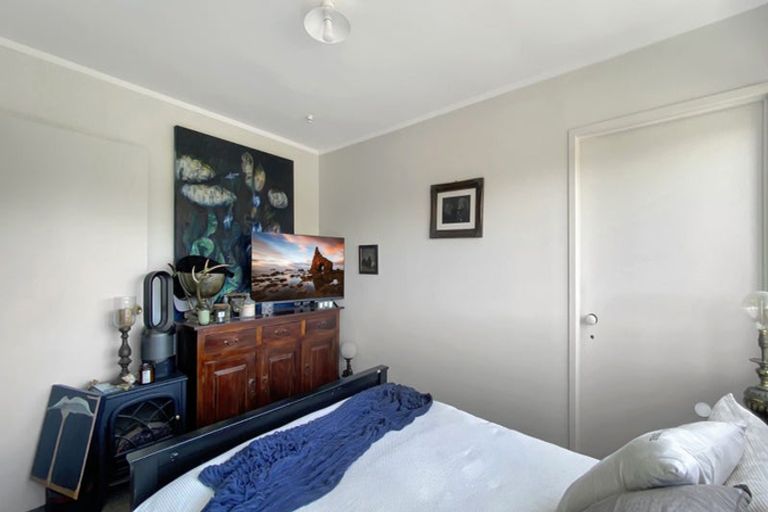 Photo of property in 124 Stapleford Crescent, Browns Bay, Auckland, 0630
