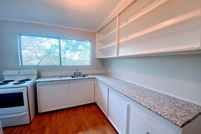 Photo of property in 8 Gahagan Way, Newlands, Wellington, 6037