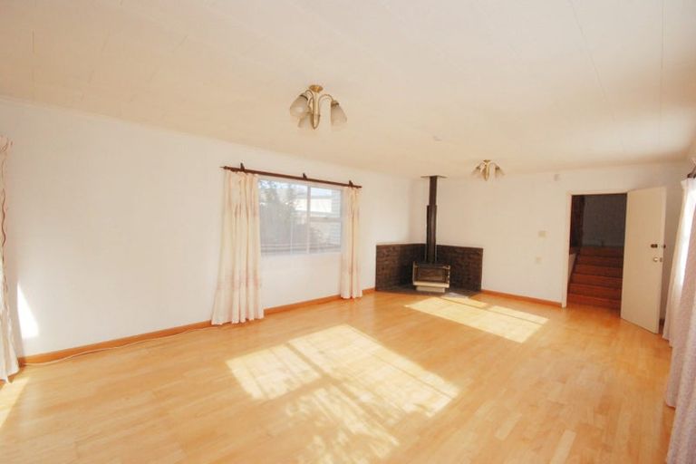 Photo of property in 14 Minaret Drive, Bucklands Beach, Auckland, 2014